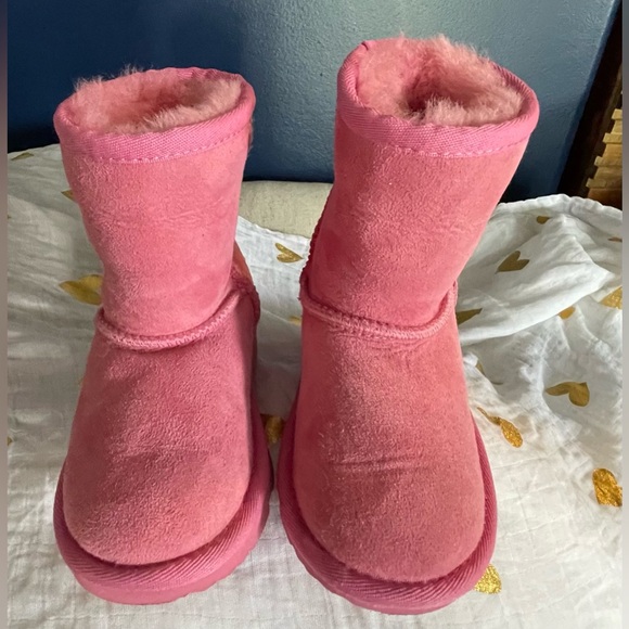 UGG - Boots Girls Kids Pink Fluffy Suede Metallic ankle super soft real fur-NWT - Picture 2 of 9